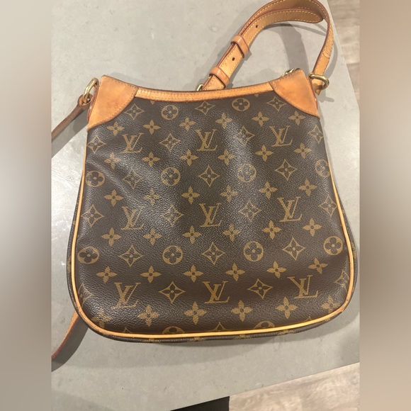 Gorgeous Louis Vuitton Monogram Odeon PM  Crossbody Bag - Picture 14 of 17